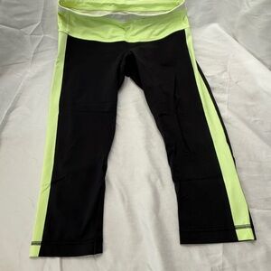 Lululemon Black & Neon Yellow Cropped Workout Leggings Size 8